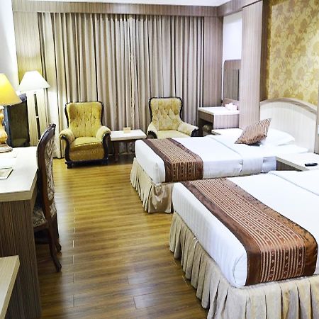 Formosa Hotel Batam Экстерьер фото
