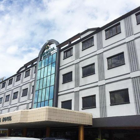 Formosa Hotel Batam Экстерьер фото