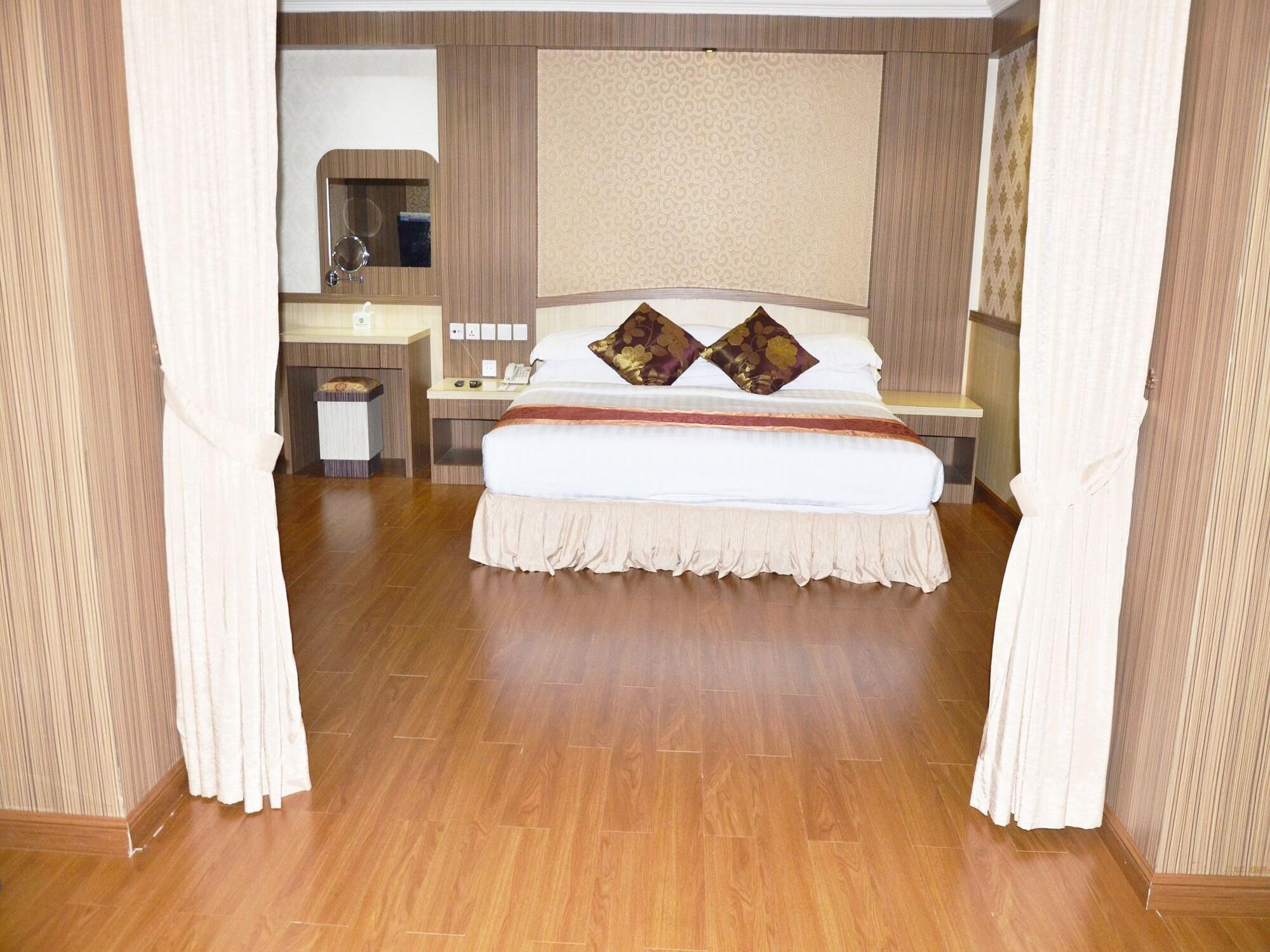 Formosa Hotel Batam Экстерьер фото