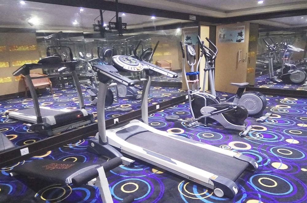Formosa Hotel Batam Экстерьер фото