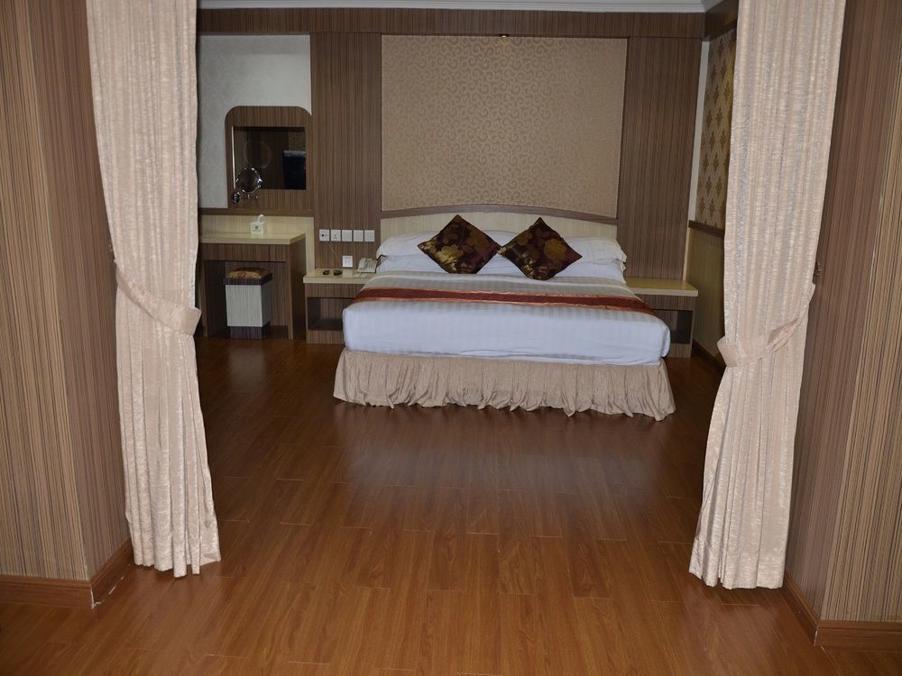 Formosa Hotel Batam Экстерьер фото
