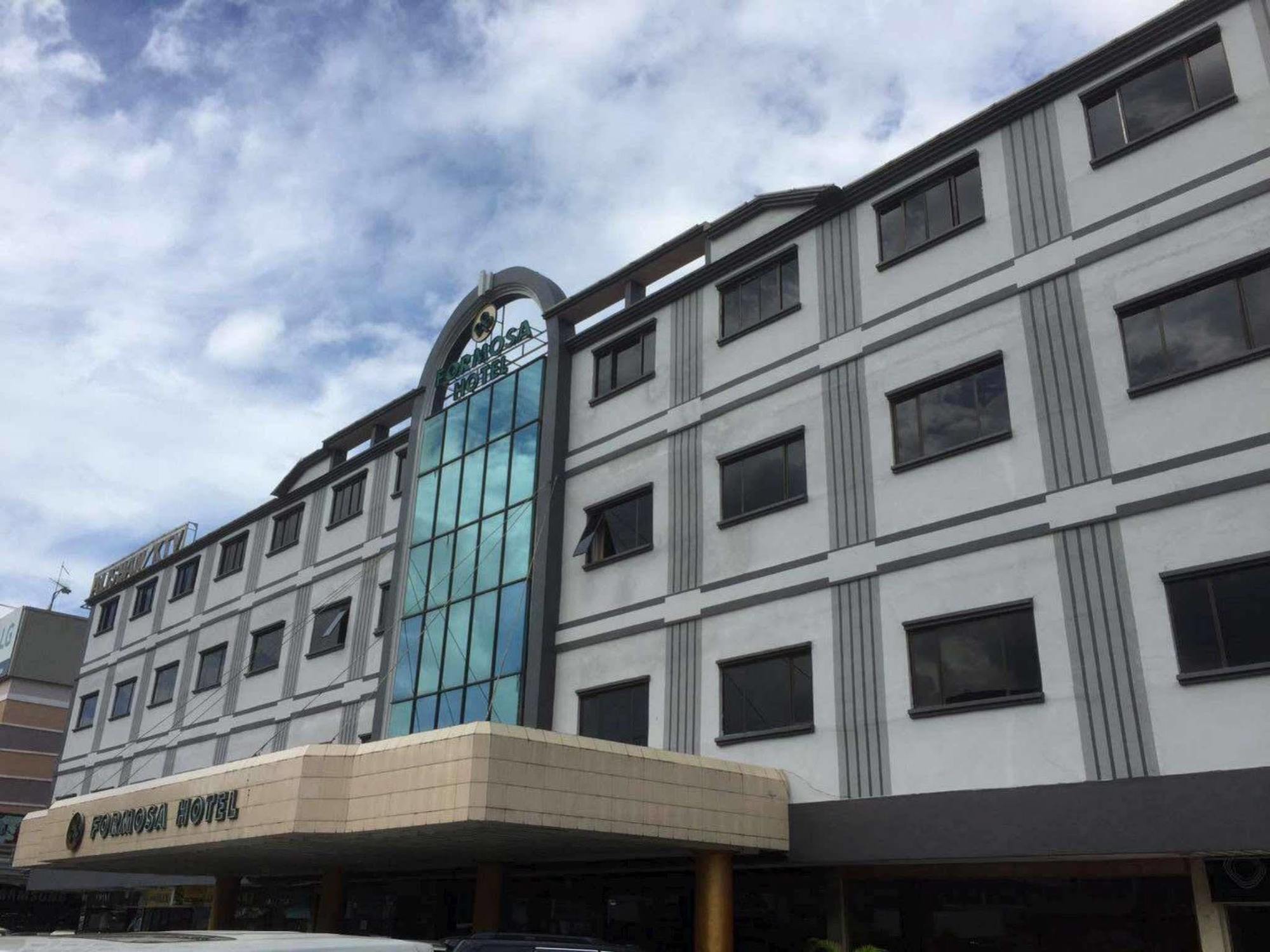 Formosa Hotel Batam Экстерьер фото