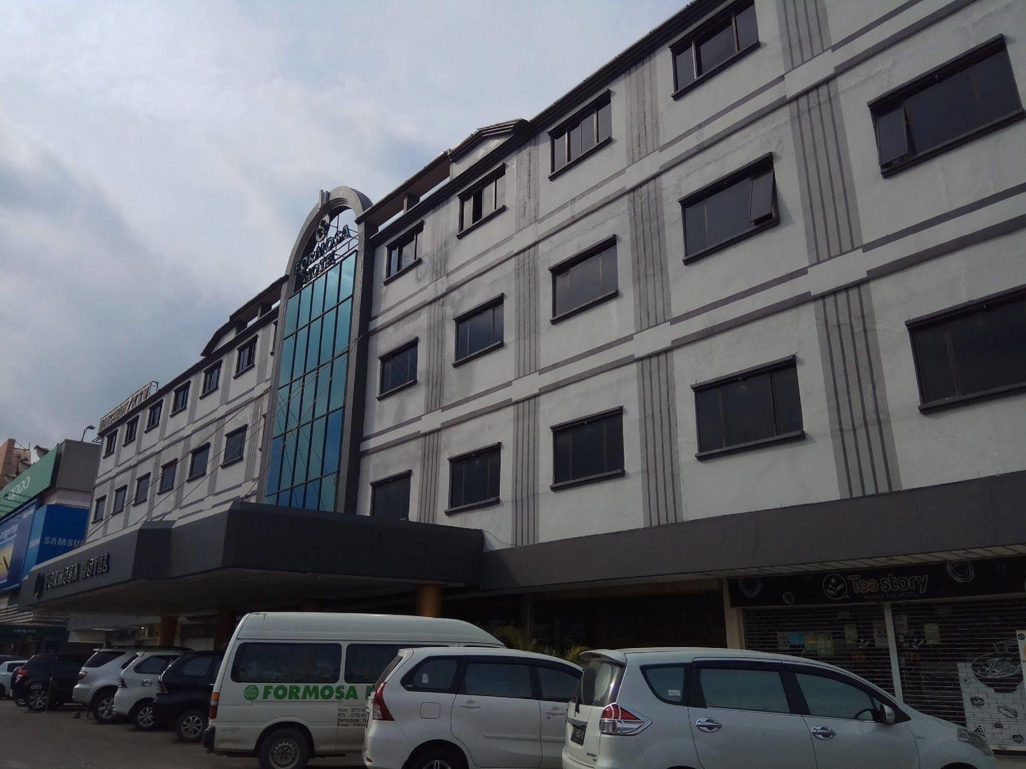 Formosa Hotel Batam Экстерьер фото
