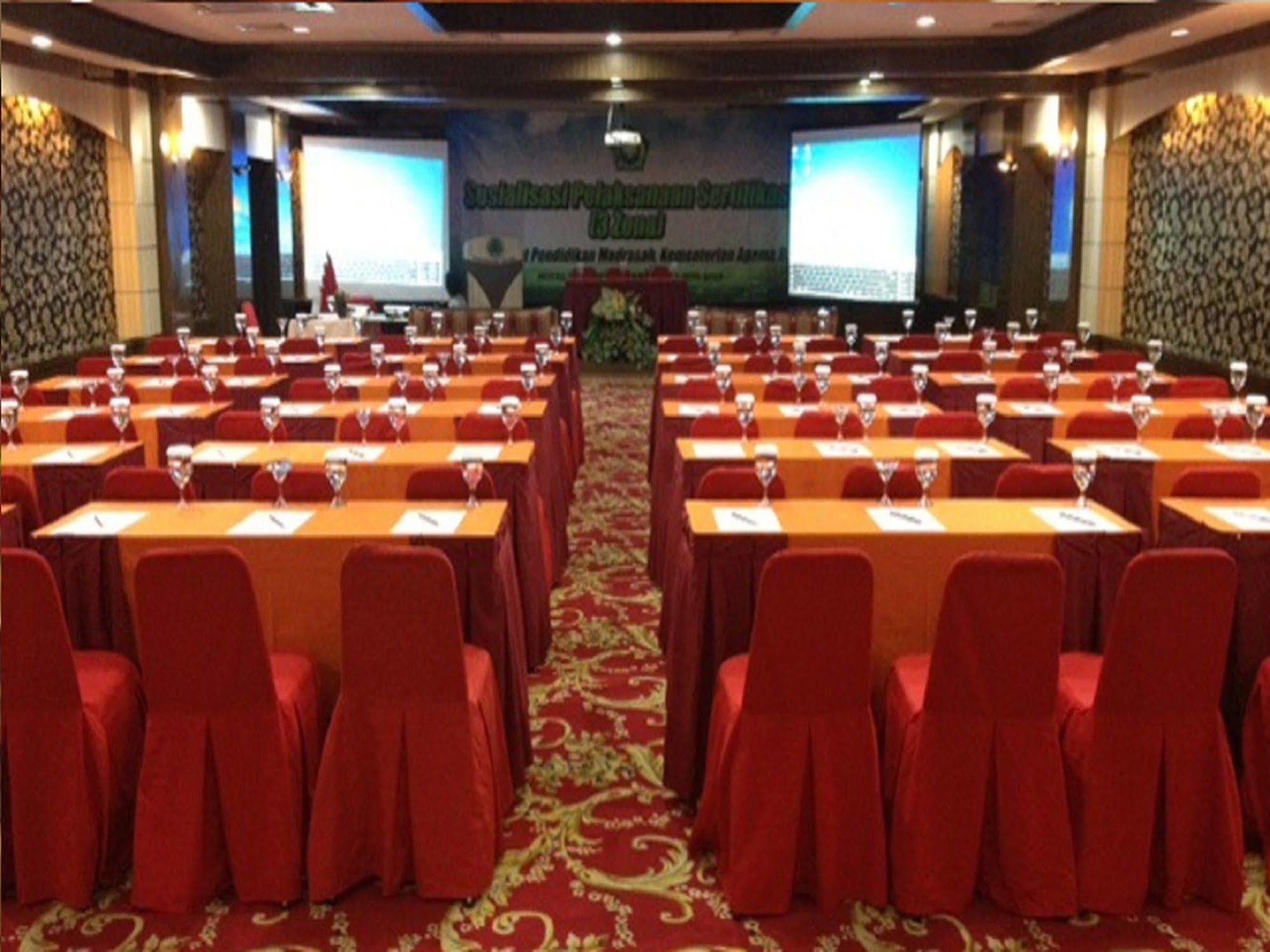 Formosa Hotel Batam Экстерьер фото