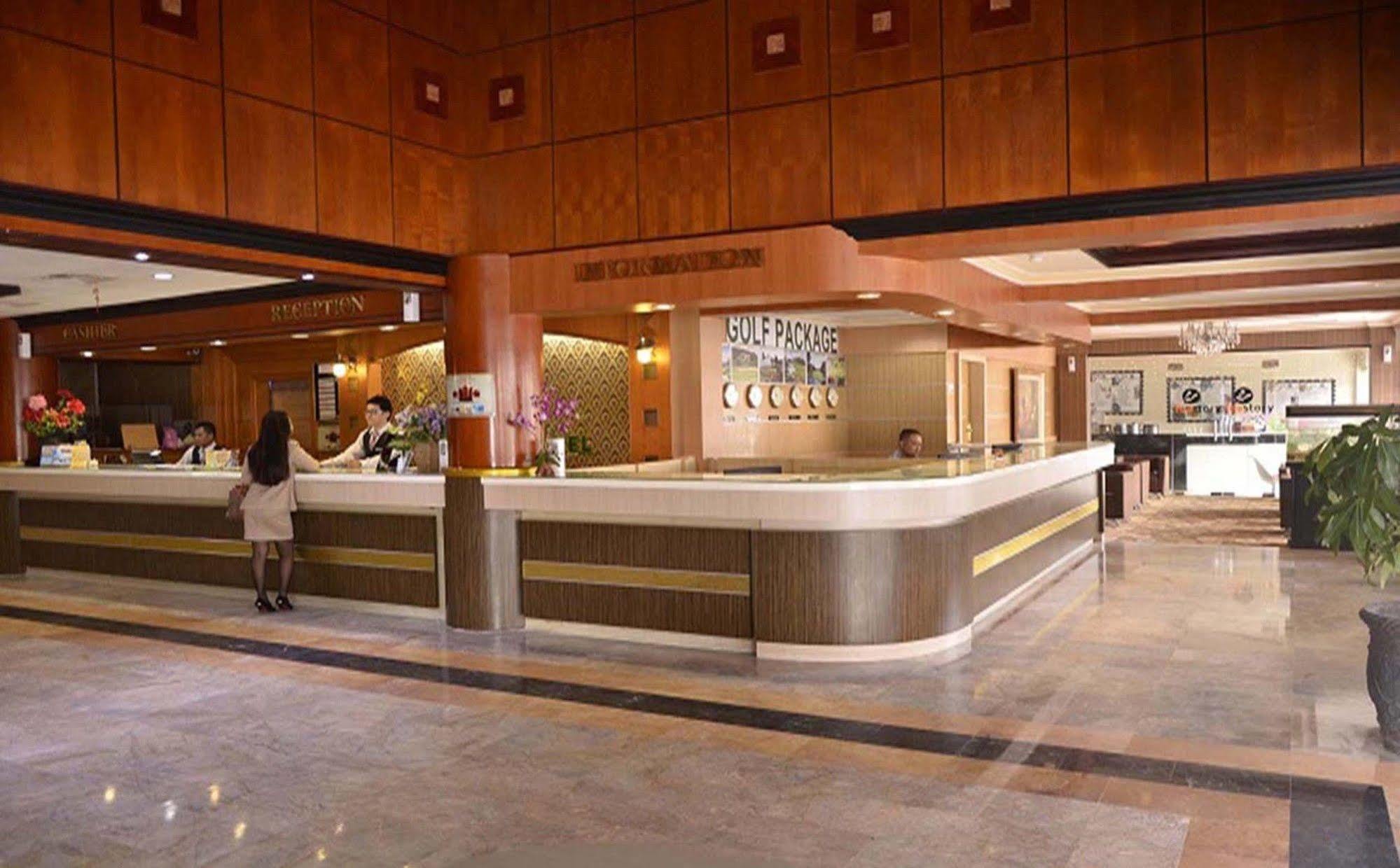 Formosa Hotel Batam Экстерьер фото